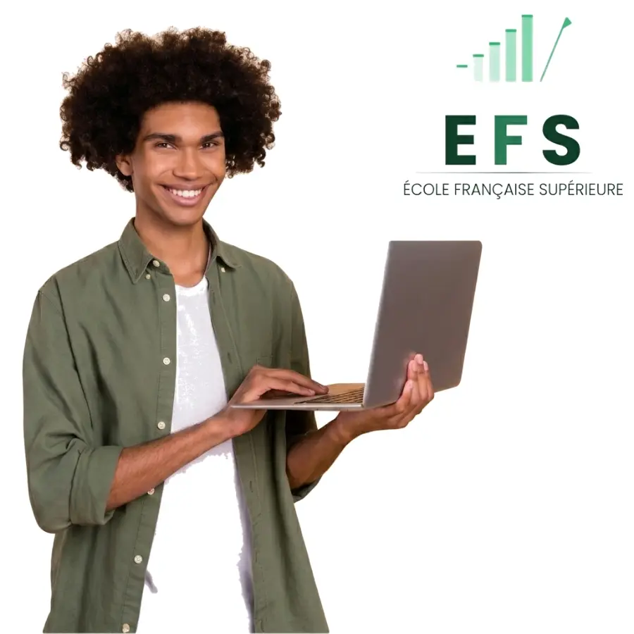 Étudiant en BTS Management Commercial Opérationnel à l'EFS, ordinateur portable en main.