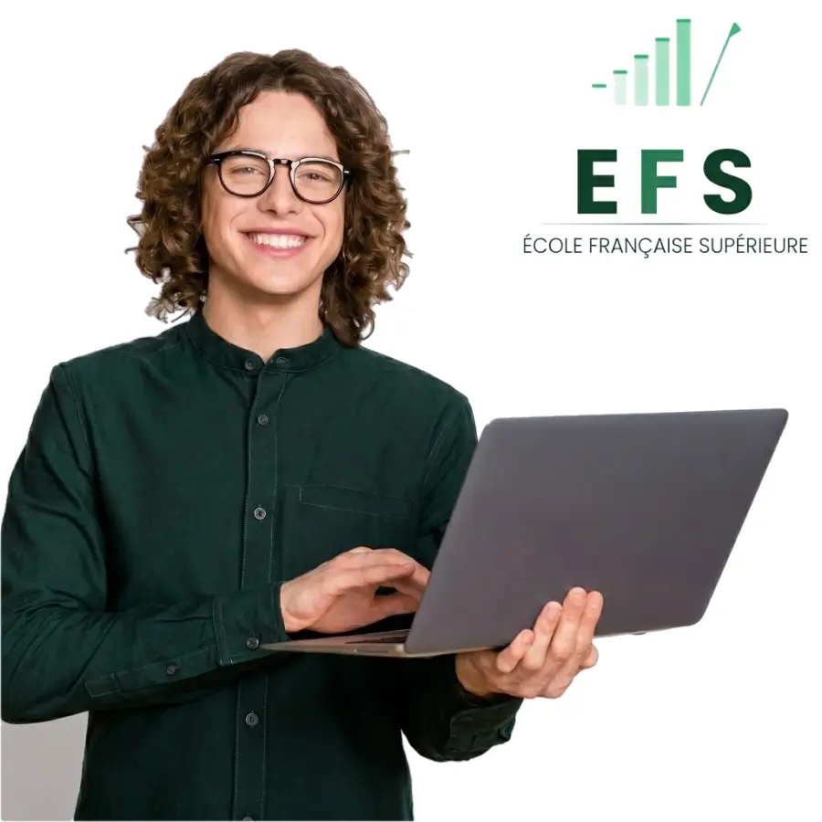 Étudiant en BTS NDRC à l'EFS, travaillant sur un ordinateur portable.